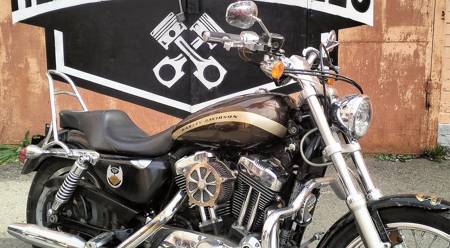 <span style="font-style: italic; font-weight: bold;">Harley-Davidson Sportster XL 1200 C в разбор&nbsp;&nbsp;</span>